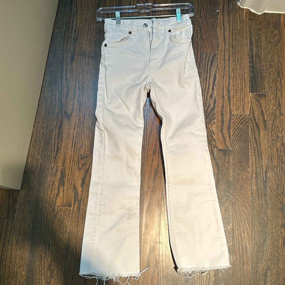 White zara jeans!